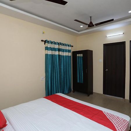 Oyo 17376 Happy Spring Inn Калькутта Экстерьер фото